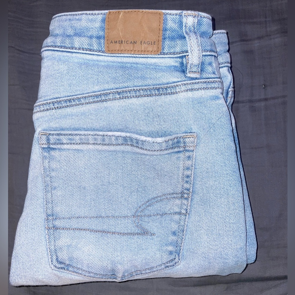 American eagle size 2 light wash womens jeans